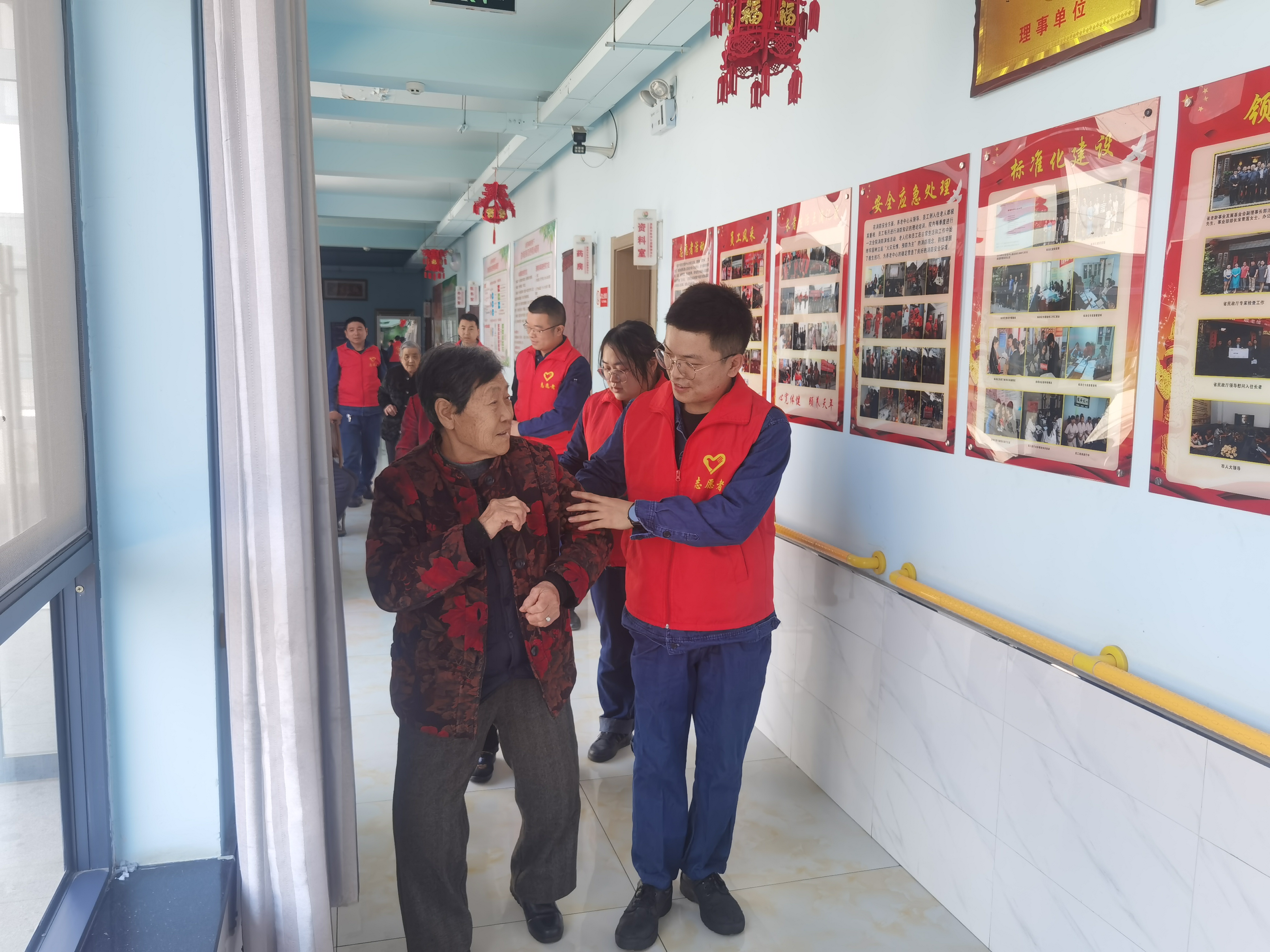 陜鋼集團(tuán)龍鋼公司軋鋼廠青年志愿者服務(wù)隊榮獲2022年韓城市學(xué)雷鋒志愿服務(wù) “最佳志愿服務(wù)組織”