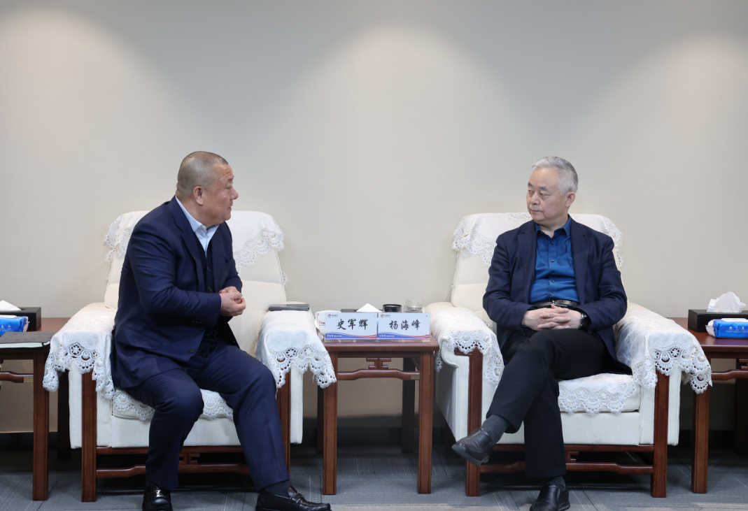 寶雞育才集團黨委書記、董事長史軍輝一行到陜鋼集團座談交流