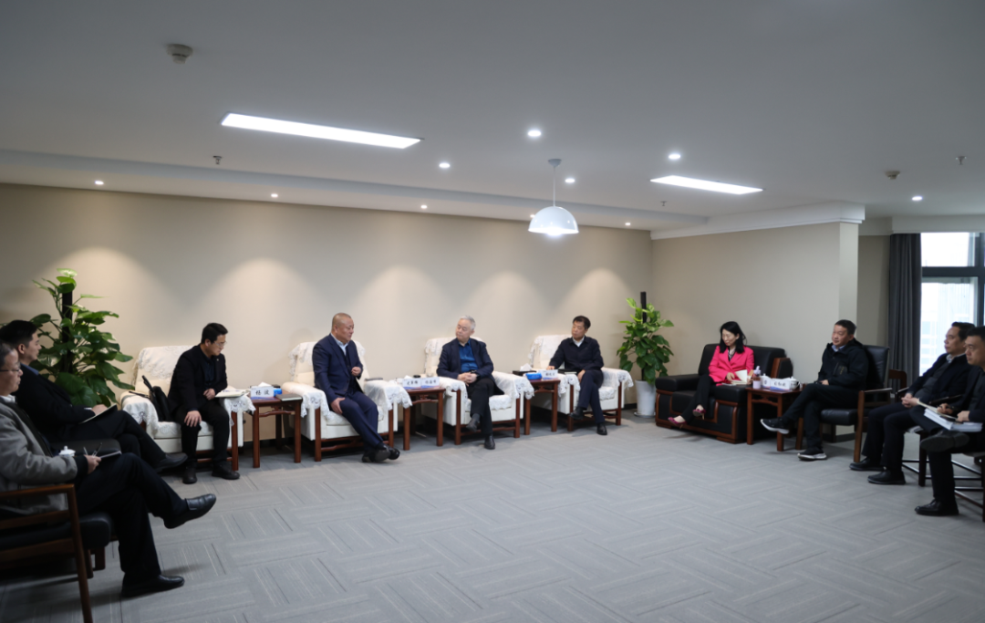 寶雞育才集團黨委書記、董事長史軍輝一行到陜鋼集團座談交流