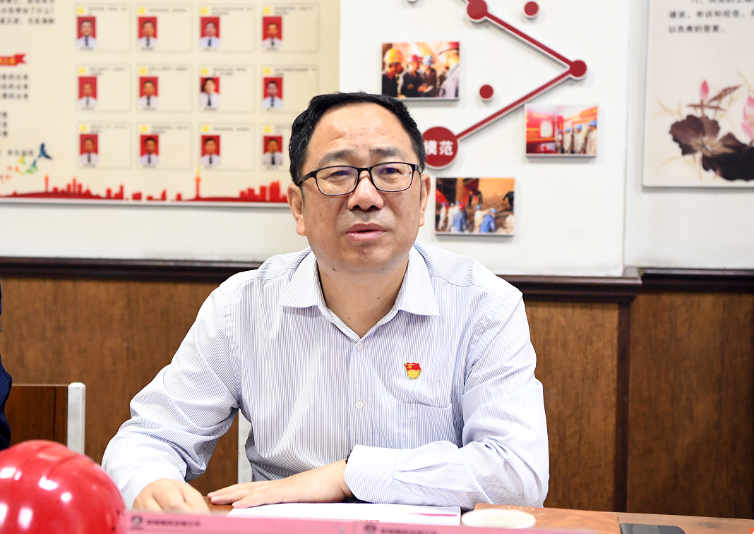 武軍強到龍鋼公司煉鋼廠轉(zhuǎn)爐黨支部開展主題教育宣講