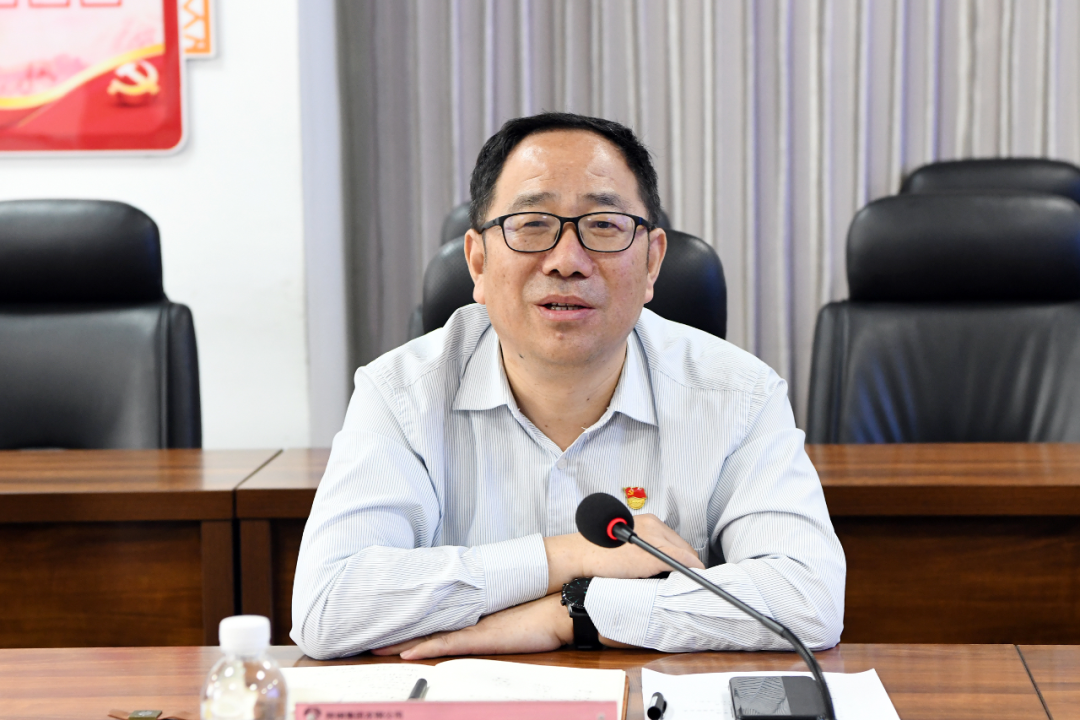 滿足職工高品質(zhì)生活需求——武軍強(qiáng)到龍鋼公司開展學(xué)習(xí)貫徹習(xí)近平新時(shí)代中國特色社會(huì)主義思想主題教育調(diào)研
