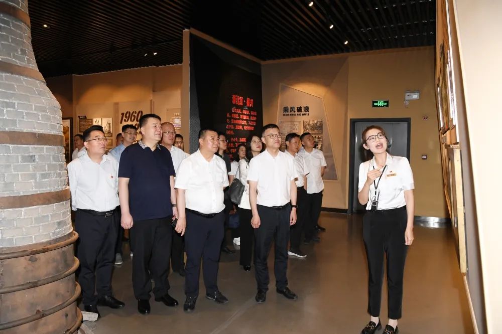 陜煤集團(tuán)戰(zhàn)略規(guī)劃部到龍鋼公司開(kāi)展主題教育工作專(zhuān)題調(diào)研