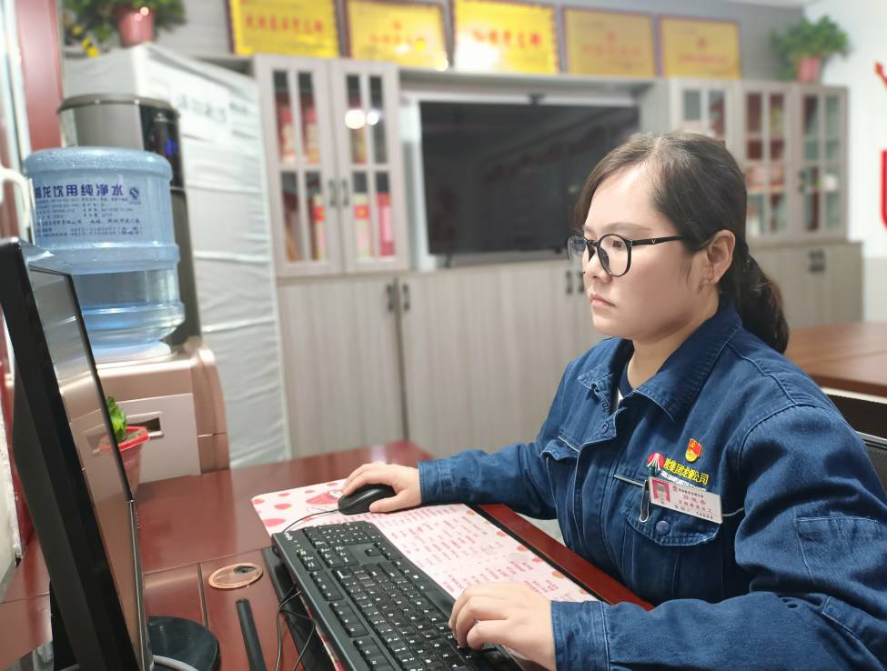 這次，讓我們將鏡頭轉(zhuǎn)向鋼城“土記者”