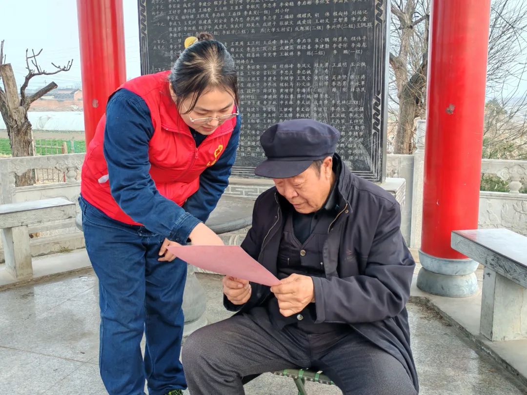 讓文明之風(fēng)浸潤(rùn)鋼城 ——龍鋼公司開展“爭(zhēng)做文明職工 爭(zhēng)創(chuàng)文明鋼城”活動(dòng)