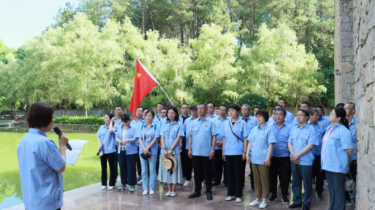 龍鋼集團(tuán)扎實(shí)開展黨紀(jì)學(xué)習(xí)教育 龍鋼集團(tuán)扎實(shí)開展黨紀(jì)學(xué)習(xí)教育