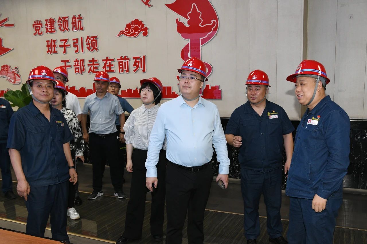 陜煤集團(tuán)戰(zhàn)略規(guī)劃部一行來(lái)陜鋼集團(tuán)龍鋼公司調(diào)研