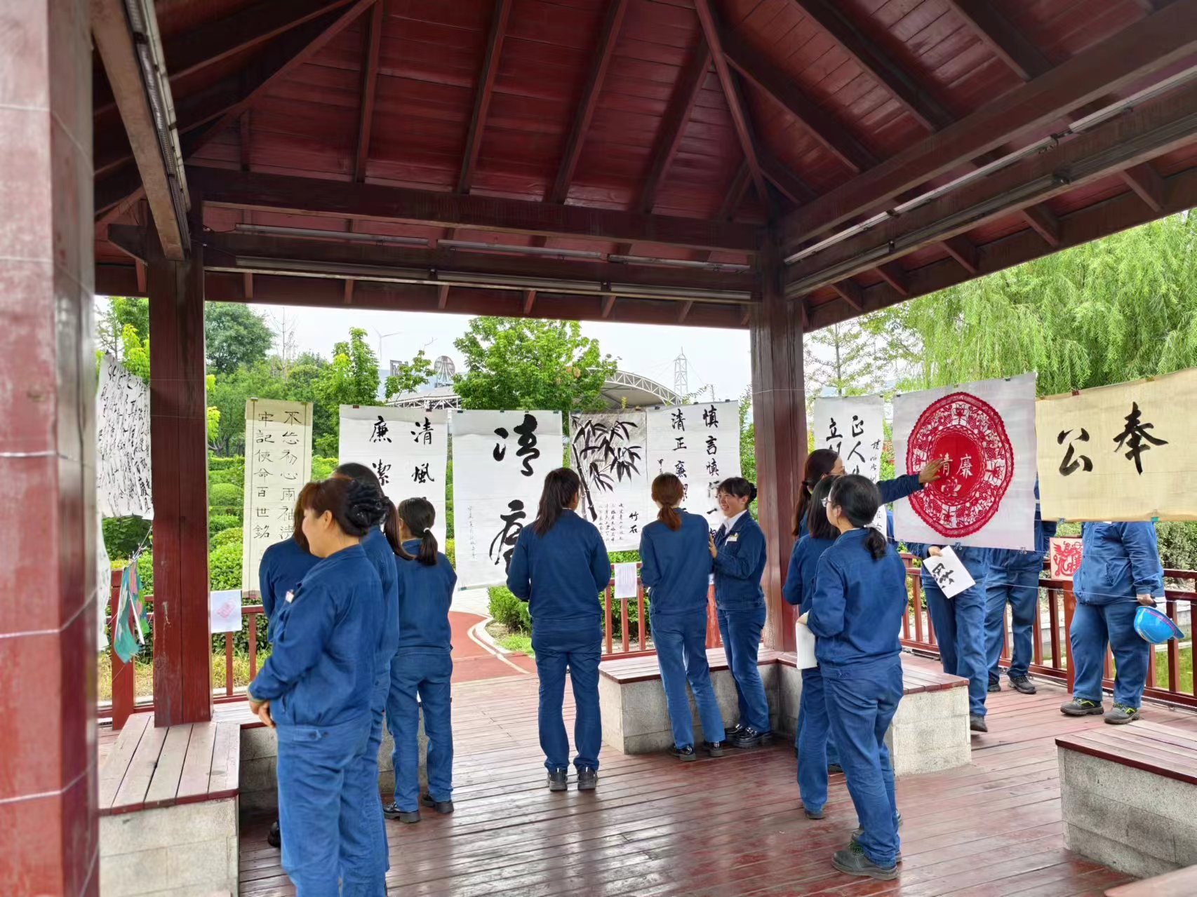 翰墨頌清風 廉潔潤鋼城——陜鋼集團紀檢監(jiān)察學會龍鋼分會組織開展廉潔文化作品展