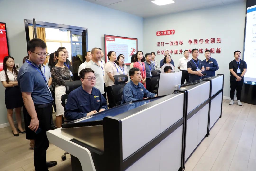 陜西省縣（區(qū)）產(chǎn)業(yè)工人隊(duì)伍建設(shè)改革現(xiàn)場(chǎng)觀(guān)摩團(tuán)走進(jìn)陜鋼集團(tuán)龍鋼公司