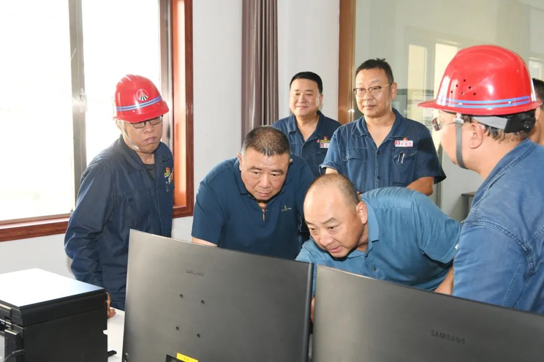 許曉增到龍鋼公司進行節(jié)前安全檢查